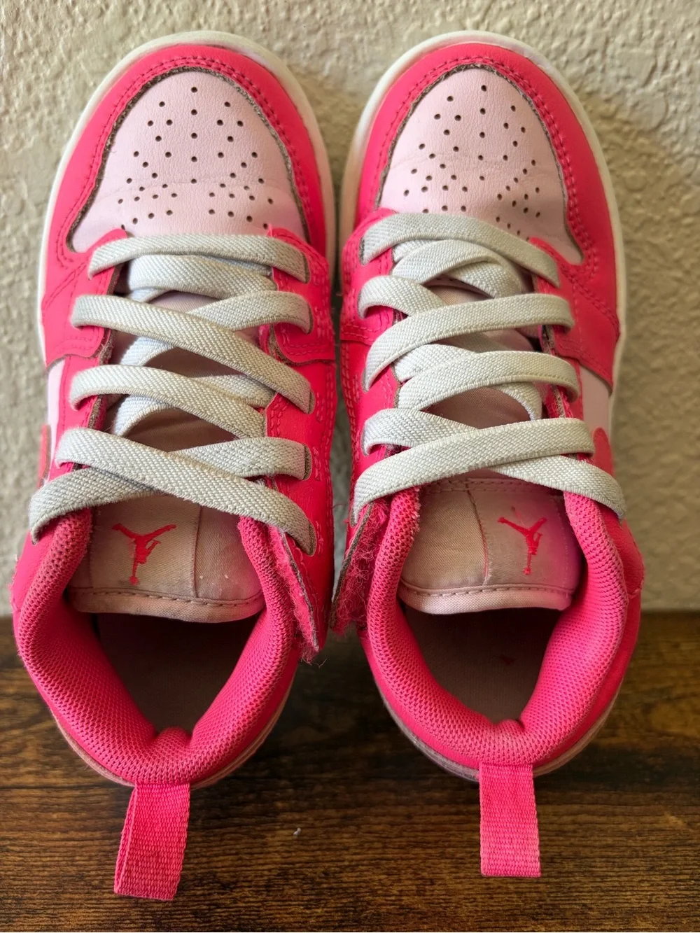 Nike Girls 12.5C Air Jordan 1 Low Hot Pink Light Pink Sneaker Shoe Retro
